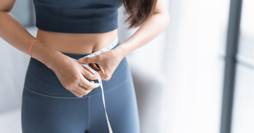 Healthy lifestyle for weight loss with balanced meals, mindful eating, and sustainable habits.